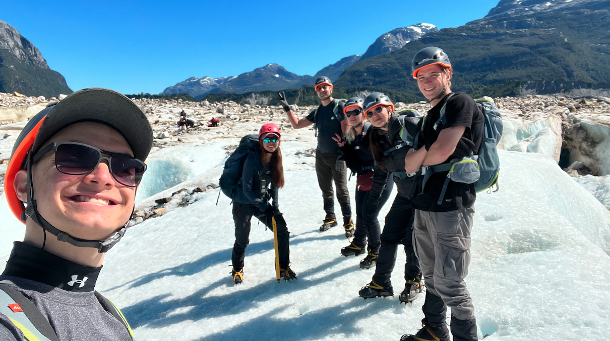 Travesía Glaciar Calluqueo - Full Day