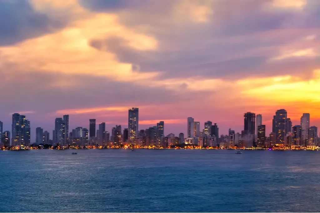 Bahía de Cartagena en Bote Deportivo - Golden Hour