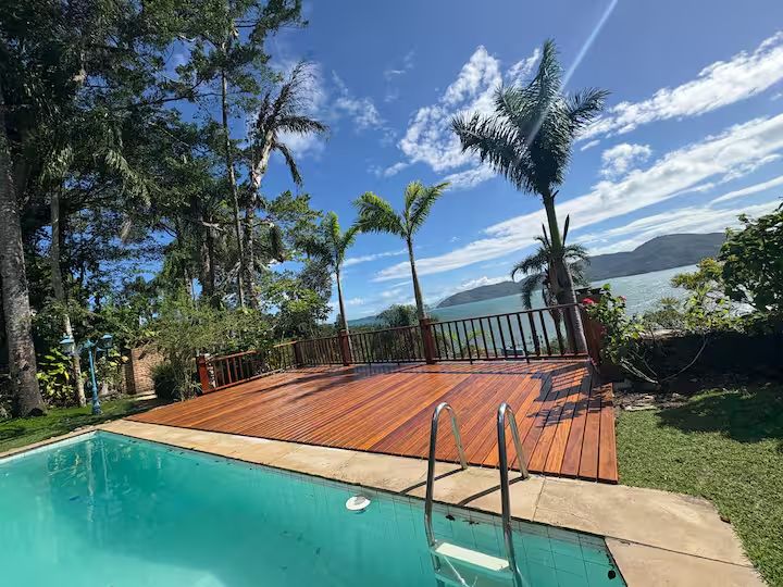 Casa Estilo Fazenda Condomínio 7min a pé da Praia!