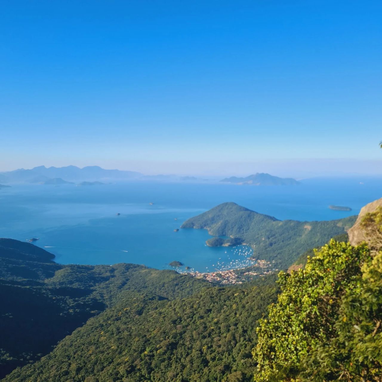 Trilha diurna al Pico do Papagaio — Ilha Grande