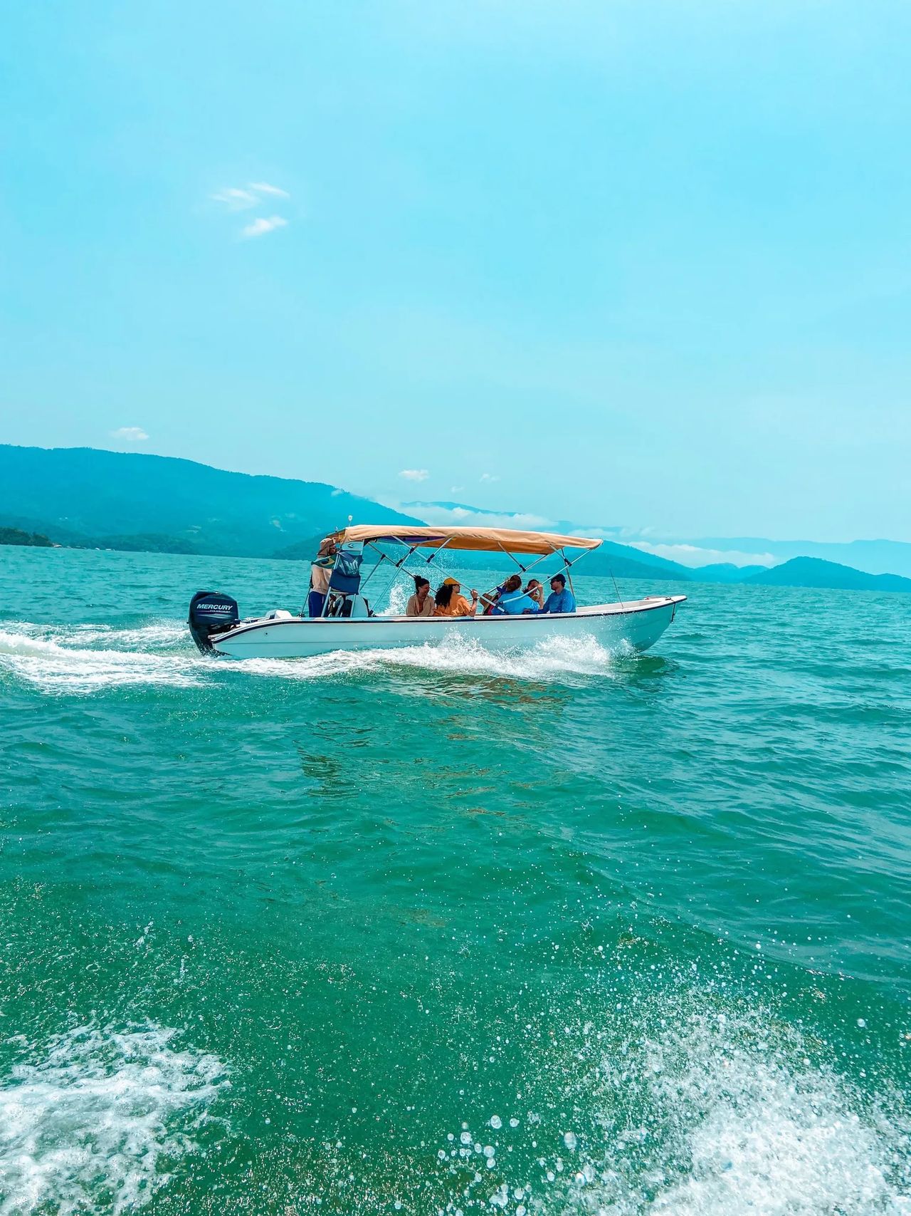 Transfer por mar Paraty → Araçatiba (Ilha Grande)