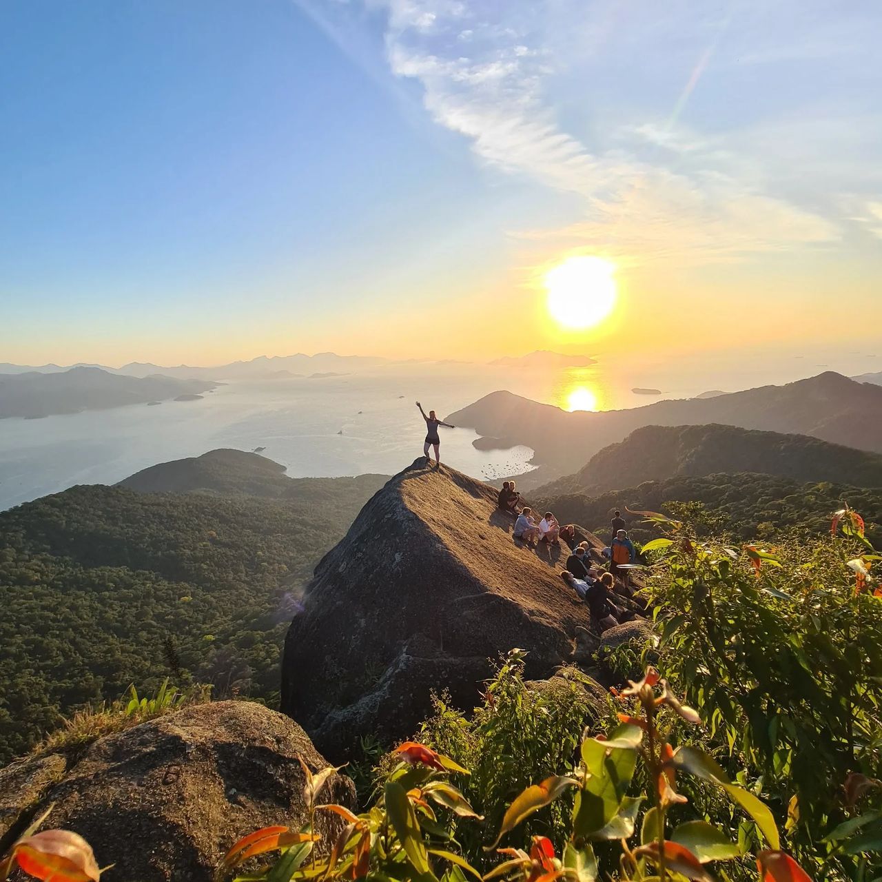 Amanecer en el Pico do Papagaio — Ilha Grande