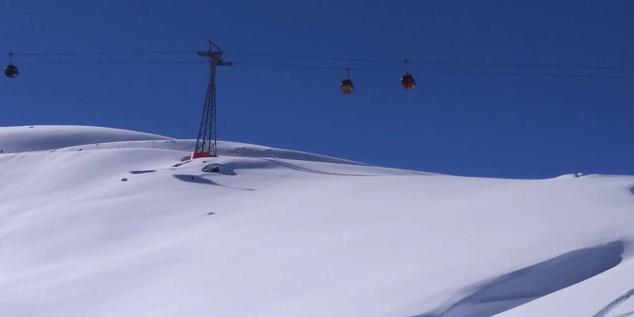 Esquiar em novembro de 2026 perto de Santiago: Valle Nevado aberto até 8/11, 8 pacotes desde CLP $24.900 e o que é à parte