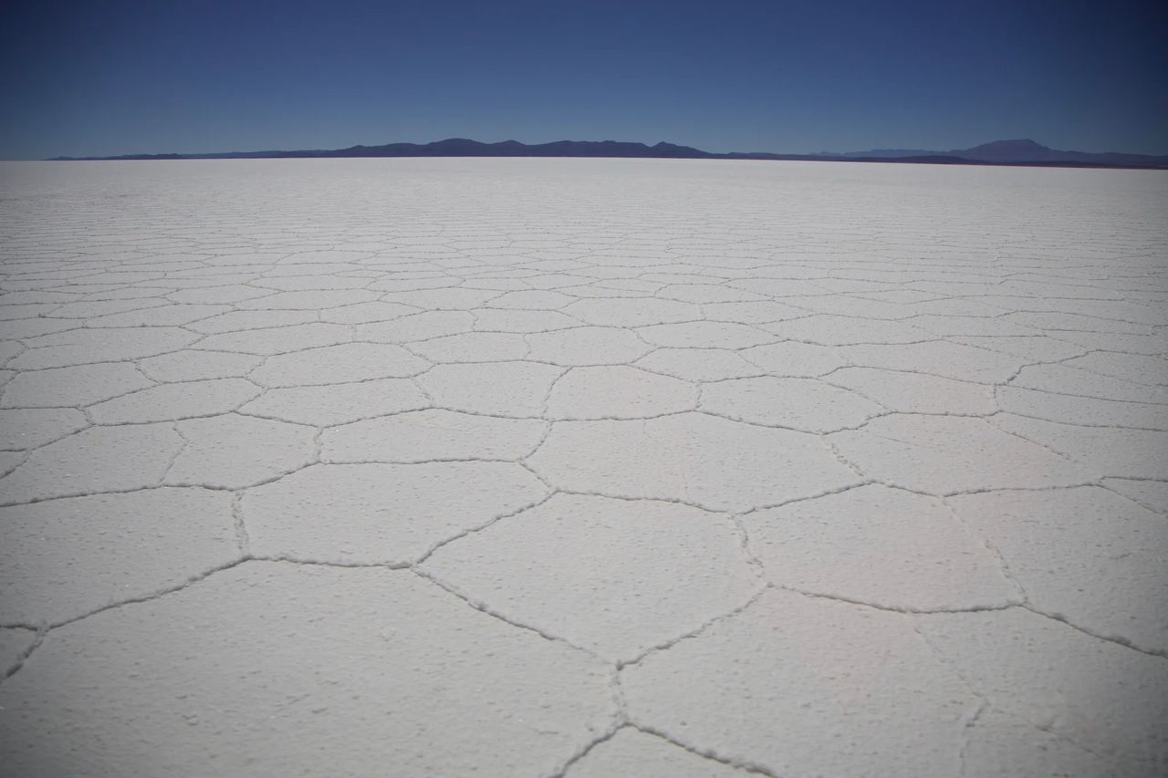 Uyuni 4D/3N from San Pedro de Atacama: CLP $270.000 per person, what's included and what you pay extra (2026)