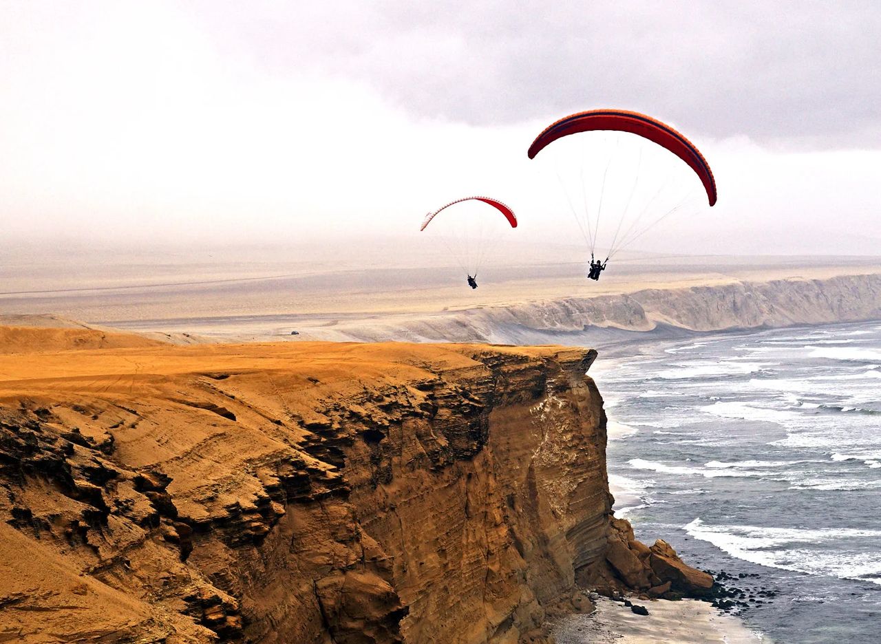 Aventura en Parapente - Sobrevolando la Reserva de Paracas