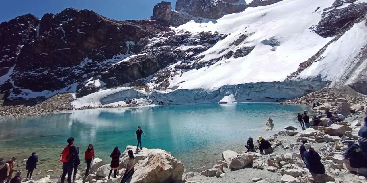 La Paz | Charquini Lagoon: A Turquoise Mirror in the Heights
