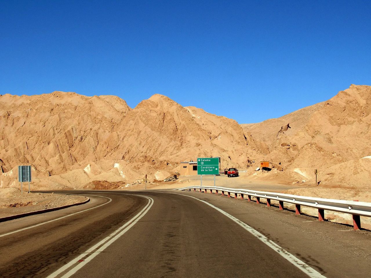 How to get to San Pedro de Atacama from Calama airport: transfers, buses and prices (2026)